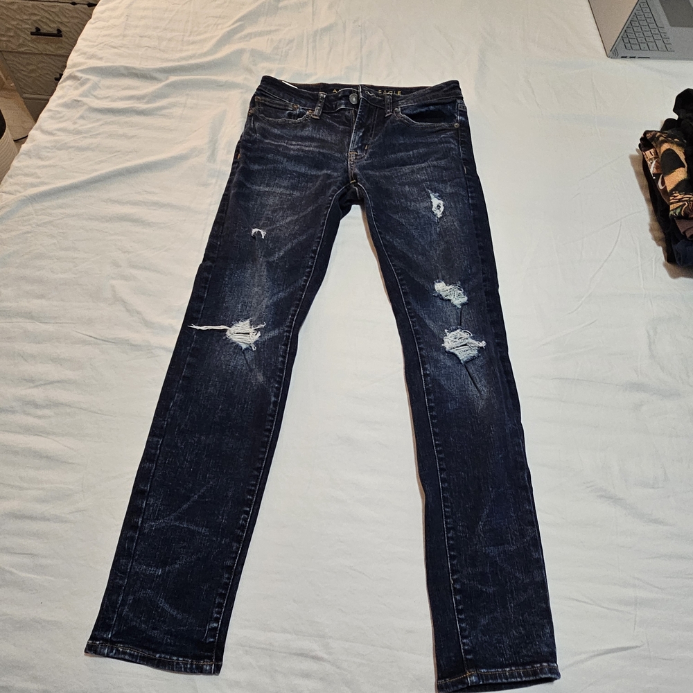 American Eagle Outfitters Men's Dark Blue Distressed Jeans